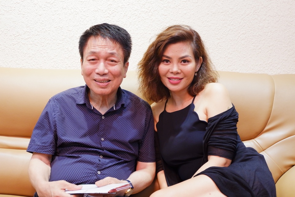 Ngọc Anh 3A ôm chầm nhạc sĩ Phú Quang ngày gặp lại - 4 Ngọc Anh 3A ôm chầm nhạc sĩ Phú Quang ngày gặp lại - 4