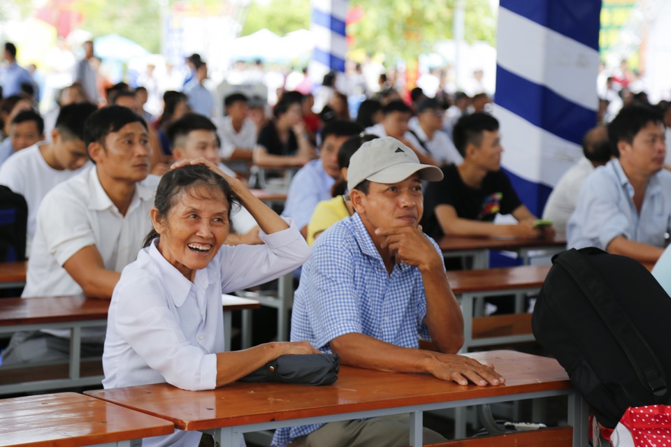 Đại học Công nghiệp HN miễn phí toàn khóa học cho nam sinh “quyết” bỏ đại học đi làm thuê - 4 Đại học Công nghiệp HN miễn phí toàn khóa học cho nam sinh “quyết” bỏ đại học đi làm thuê - 4