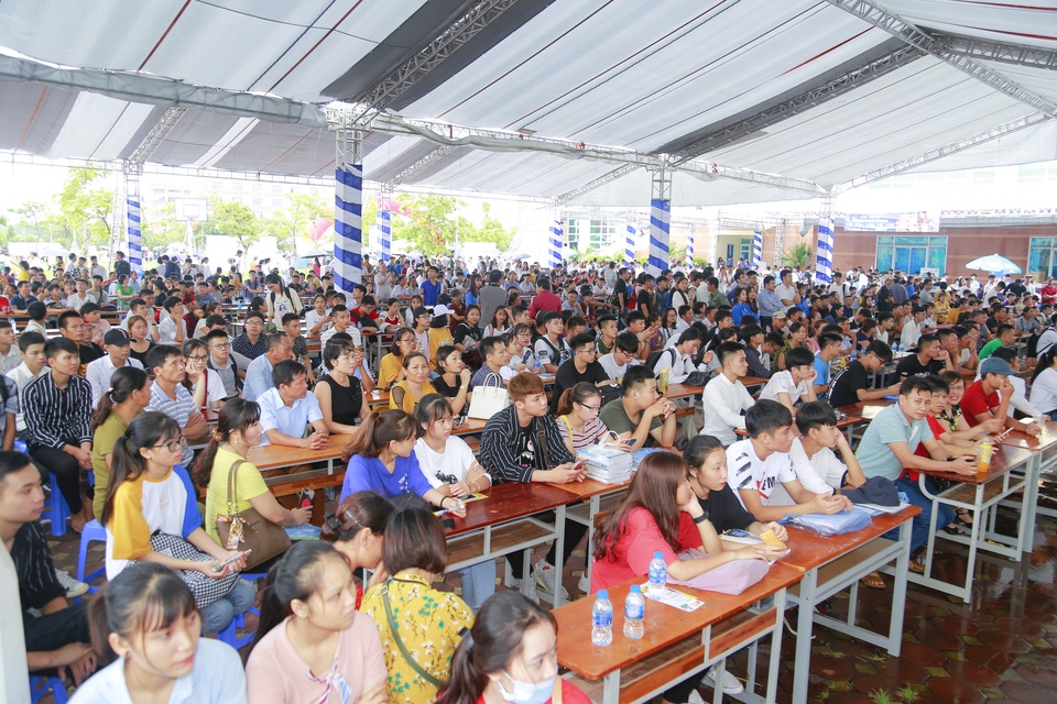 Đại học Công nghiệp HN miễn phí toàn khóa học cho nam sinh “quyết” bỏ đại học đi làm thuê - 5 Đại học Công nghiệp HN miễn phí toàn khóa học cho nam sinh “quyết” bỏ đại học đi làm thuê - 5
