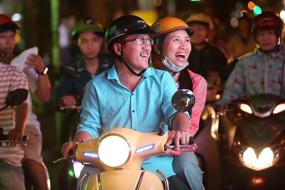 Độc đáo: Xe ô tô biết…tâm sự trên đường phố - 2 Độc đáo: Xe ô tô biết…tâm sự trên đường phố - 2