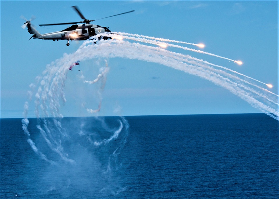 “Soi” sát thủ toàn năng Sikorsky MH-60R “Diều hâu biển” - 2 “Soi” sát thủ toàn năng Sikorsky MH-60R “Diều hâu biển” - 2