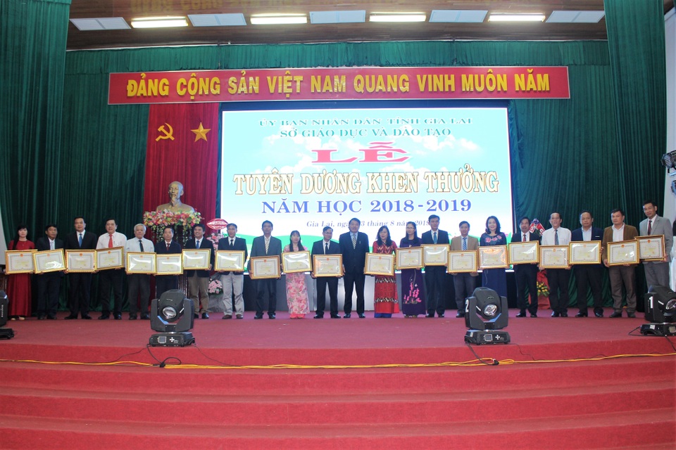 Gia Lai: Tuyên dương nhiều tập thể, cá nhân trong năm học 2018 - 2019 - 1 Gia Lai: Tuyên dương nhiều tập thể, cá nhân trong năm học 2018 - 2019 - 1