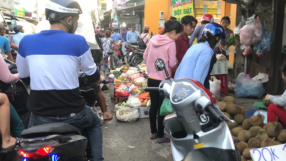 Con đường đau khổ tại TP.HCM vẫn chưa hết... khổ đau! - 8 Con đường đau khổ tại TP.HCM vẫn chưa hết... khổ đau! - 8
