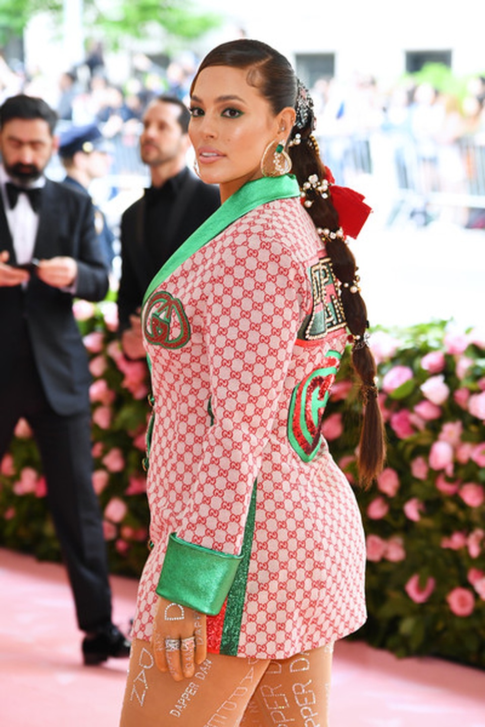 Ashley Graham lần đầu lộ bụng bầu - 8 Ashley Graham lần đầu lộ bụng bầu - 8