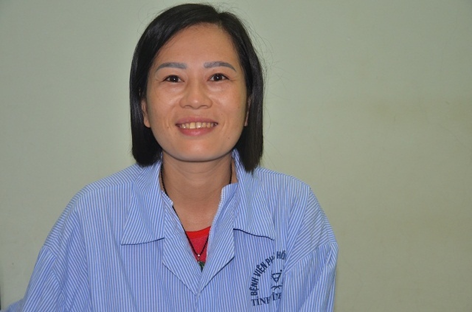 Kì tích người đàn bà chung xương sống với con trai đã tập được đi nhờ cái lưng bạn đọc Dân trí - 9 Kì tích người đàn bà chung xương sống với con trai đã tập được đi nhờ cái lưng bạn đọc Dân trí - 9