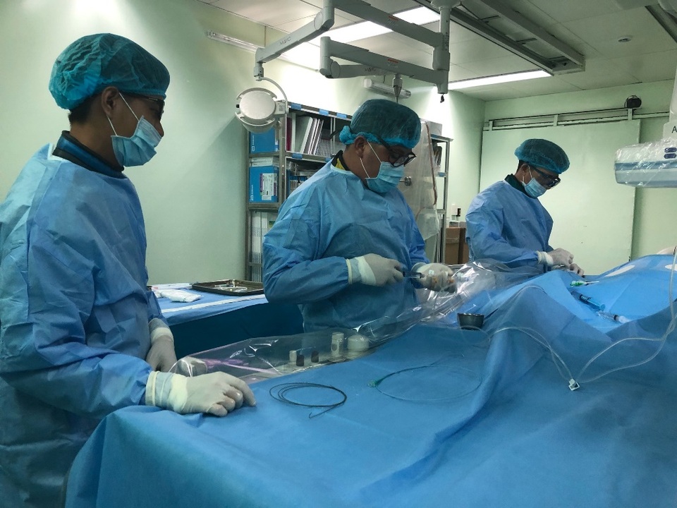 Cứu sống bệnh nhân người nước ngoài bị nhồi máu cơ tim cấp, đe dọa tính mạng - 1 Cứu sống bệnh nhân người nước ngoài bị nhồi máu cơ tim cấp, đe dọa tính mạng - 1