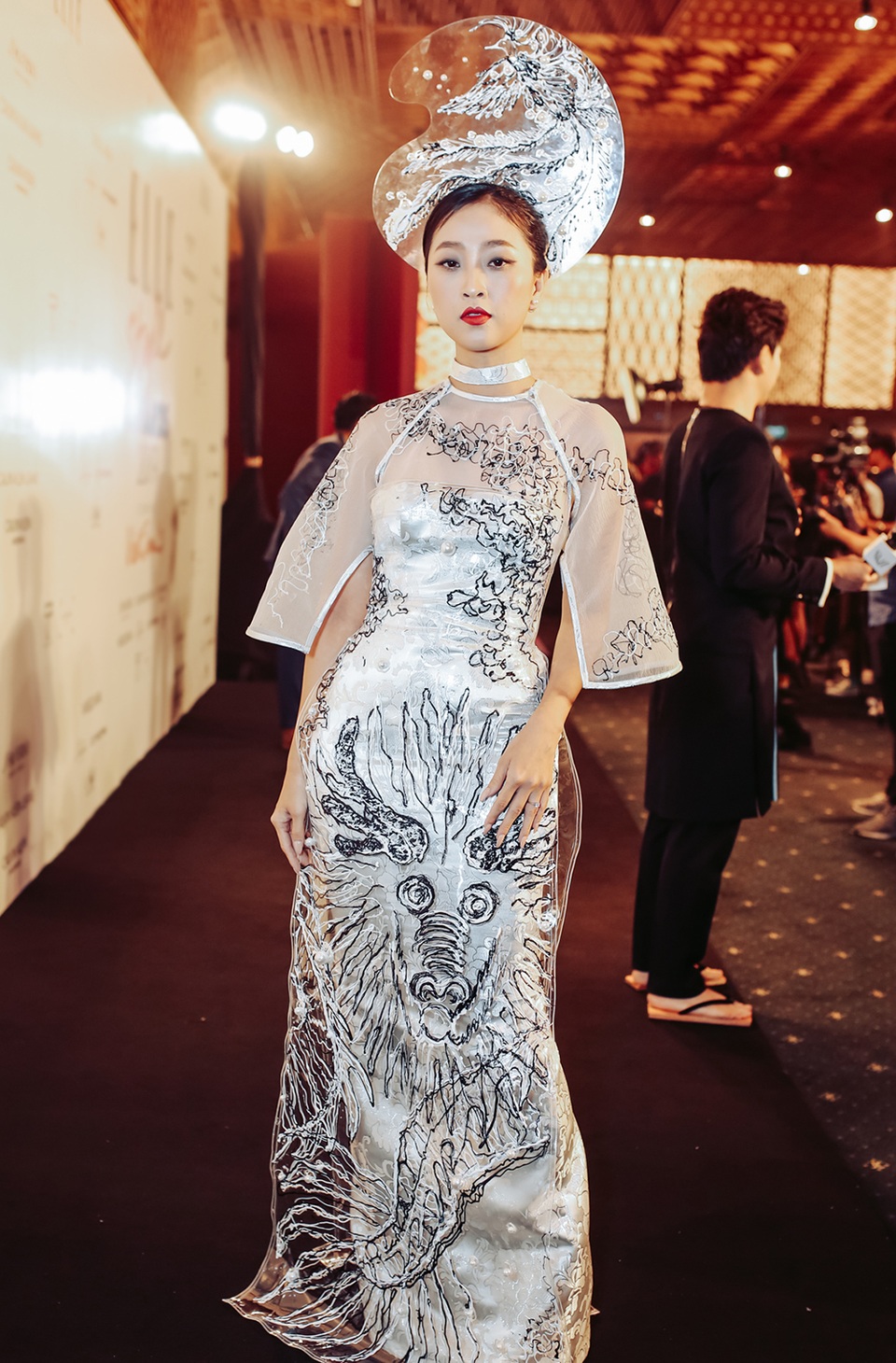 Mỹ Tâm cuốn hút khi tái xuất trên thảm đỏ - 9 Mỹ Tâm cuốn hút khi tái xuất trên thảm đỏ - 9