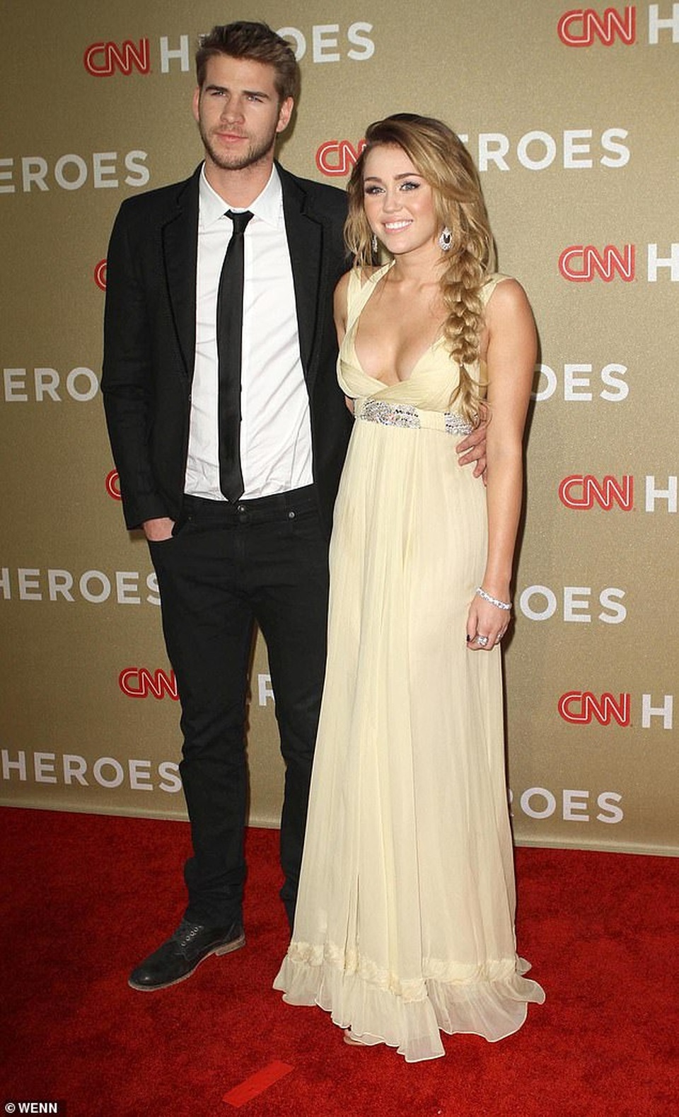 Miley Cyrus phủ nhận tin đồn ngoại tình - 7 Miley Cyrus phủ nhận tin đồn ngoại tình - 7