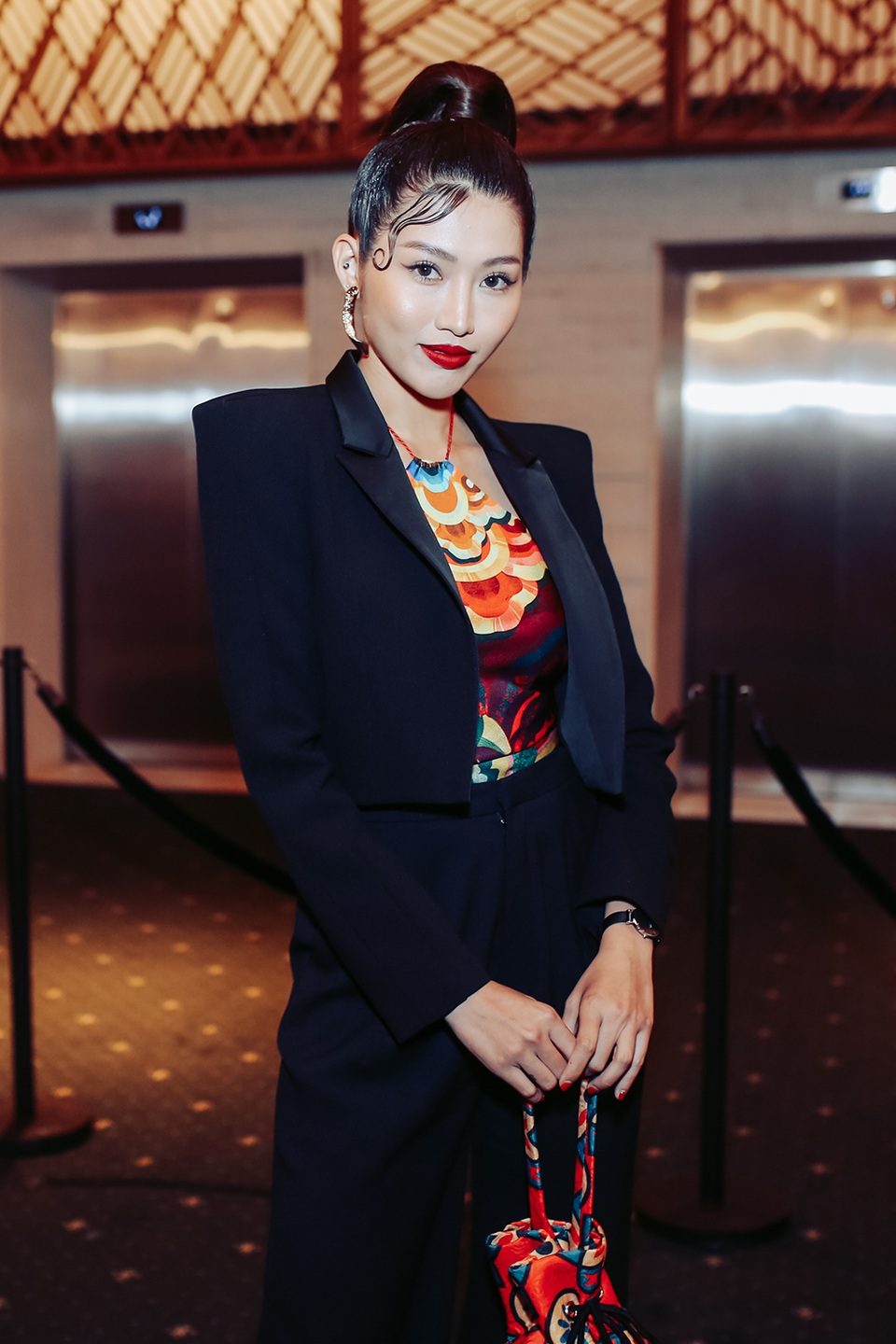 Mỹ Tâm cuốn hút khi tái xuất trên thảm đỏ - 24 Mỹ Tâm cuốn hút khi tái xuất trên thảm đỏ - 24