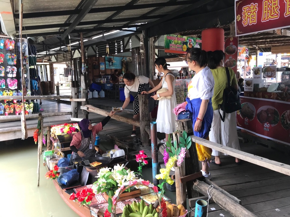 Dịu dàng và nổi loạn ở thành phố ma quỷ - 6