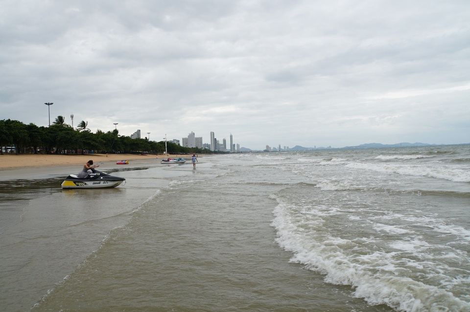 Dịu dàng và nổi loạn ở thành phố ma quỷ - 1