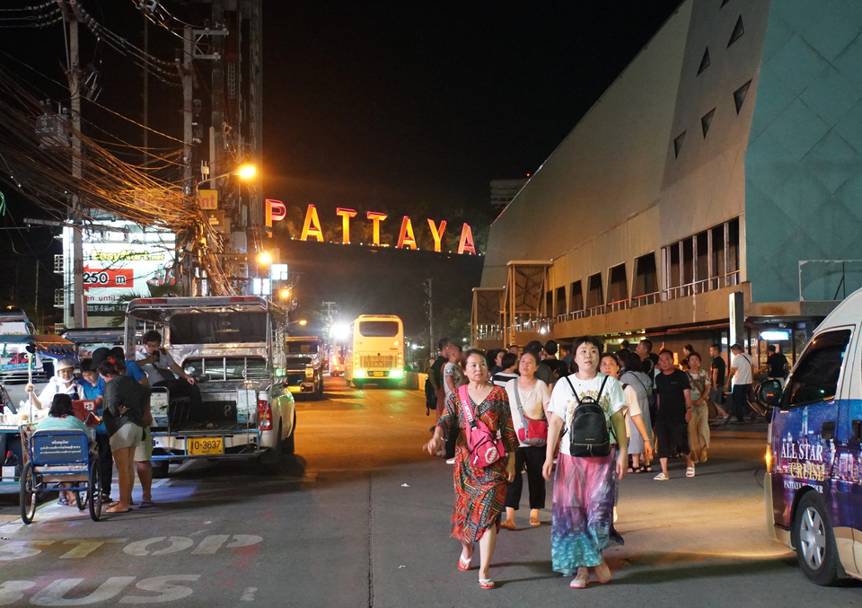 Dịu dàng và nổi loạn ở thành phố ma quỷ - 9