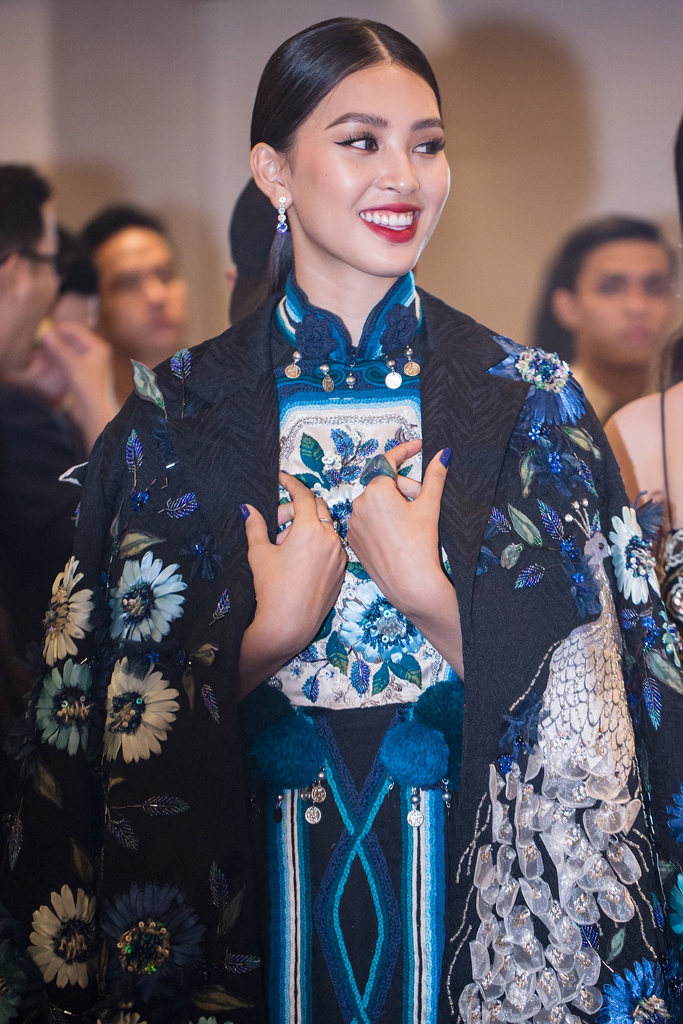 Mỹ Tâm cuốn hút khi tái xuất trên thảm đỏ - 8 Mỹ Tâm cuốn hút khi tái xuất trên thảm đỏ - 8