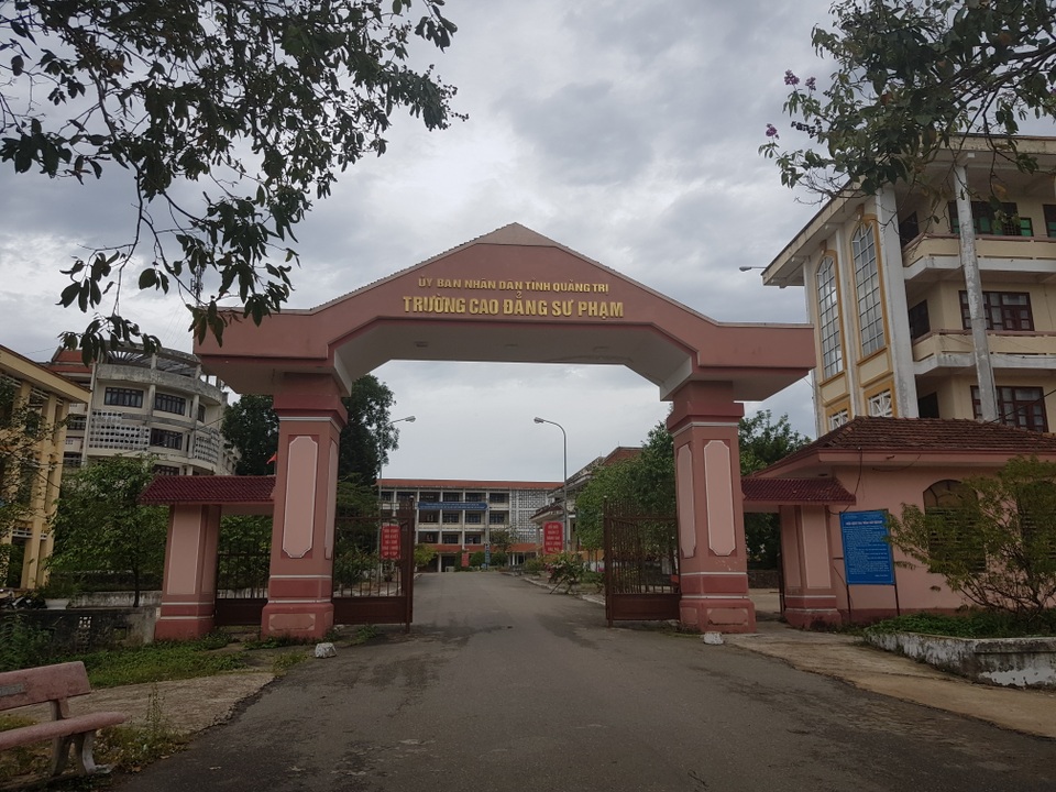 Ngôi trường Sư phạm đìu hiu, lớp học lèo tèo hơn chục sinh viên! - 1 Ngôi trường Sư phạm đìu hiu, lớp học lèo tèo hơn chục sinh viên! - 1