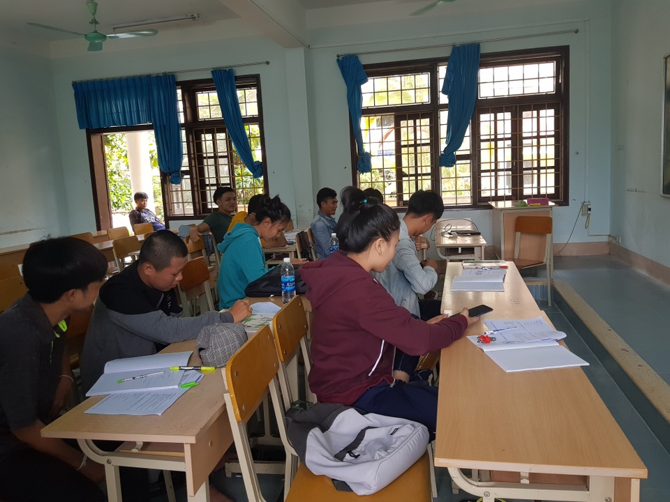 Ngôi trường Sư phạm đìu hiu, lớp học lèo tèo hơn chục sinh viên! - 5 Ngôi trường Sư phạm đìu hiu, lớp học lèo tèo hơn chục sinh viên! - 5