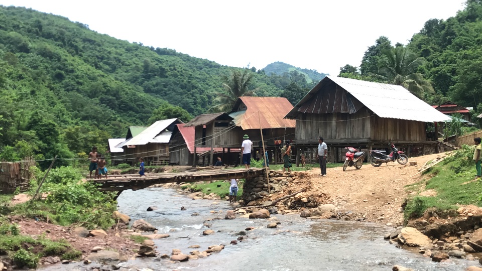 Na Kho khao khát một cây cầu giữa đại ngàn heo hút - 24 Na Kho khao khát một cây cầu giữa đại ngàn heo hút - 24