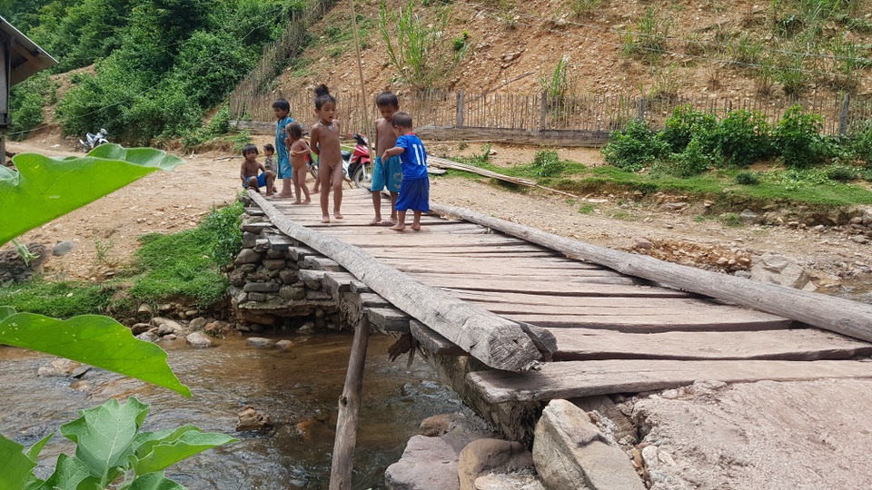 Na Kho khao khát một cây cầu giữa đại ngàn heo hút - 4 Na Kho khao khát một cây cầu giữa đại ngàn heo hút - 4