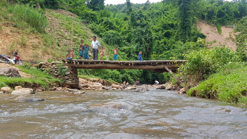 Na Kho khao khát một cây cầu giữa đại ngàn heo hút - 8 Na Kho khao khát một cây cầu giữa đại ngàn heo hút - 8
