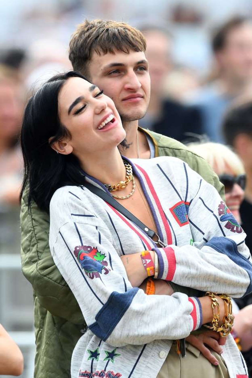 Anwar Hadid dạo phố cùng bạn gái mới - 8 Anwar Hadid dạo phố cùng bạn gái mới - 8
