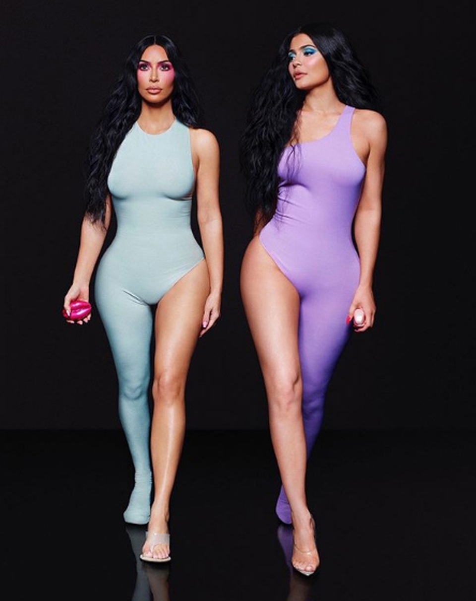 Kylie Jenner đọ dáng với Kim Kardashian - 1 Kylie Jenner đọ dáng với Kim Kardashian - 1