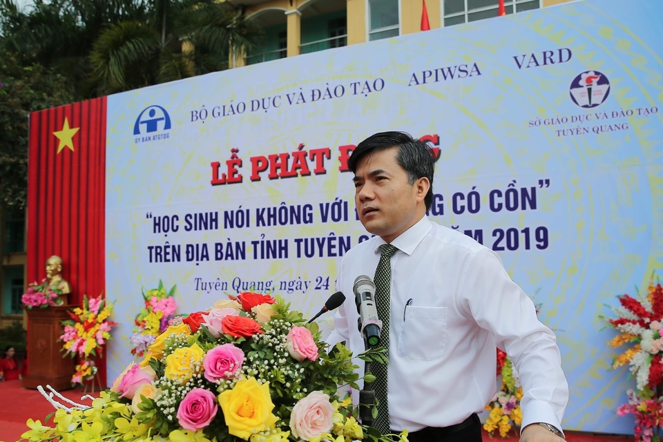 Sau khai giảng 2019: Học sinh phải ký cam kết nói không với đồ uống có cồn - 2 Sau khai giảng 2019: Học sinh phải ký cam kết nói không với đồ uống có cồn - 2