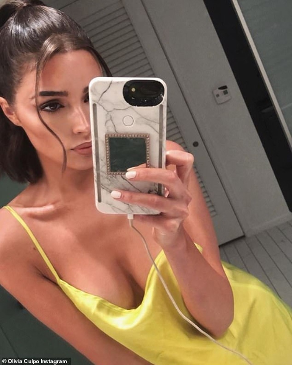 Hoa hậu Olivia Culpo khoe cơ bụng đáng ngưỡng mộ - 9 Hoa hậu Olivia Culpo khoe cơ bụng đáng ngưỡng mộ - 9