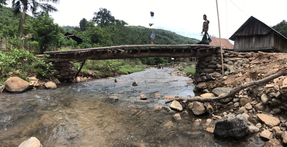 Na Kho khao khát một cây cầu giữa đại ngàn heo hút - 27 Na Kho khao khát một cây cầu giữa đại ngàn heo hút - 27