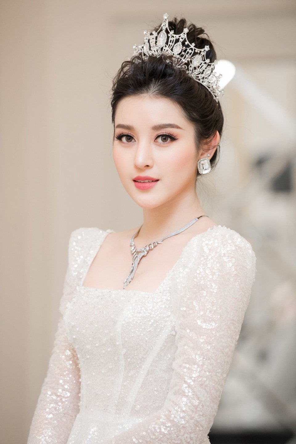 Á hậu Huyền My bất ngờ tuyên bố “đi lấy chồng” - 7 Á hậu Huyền My bất ngờ tuyên bố “đi lấy chồng” - 7