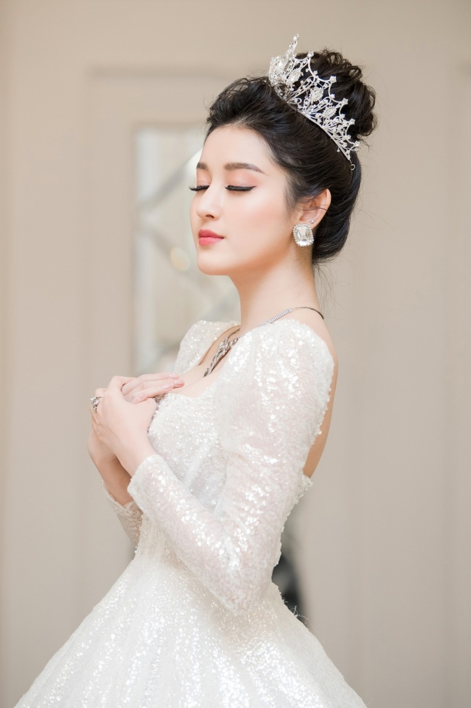 Á hậu Huyền My bất ngờ tuyên bố “đi lấy chồng” - 9 Á hậu Huyền My bất ngờ tuyên bố “đi lấy chồng” - 9