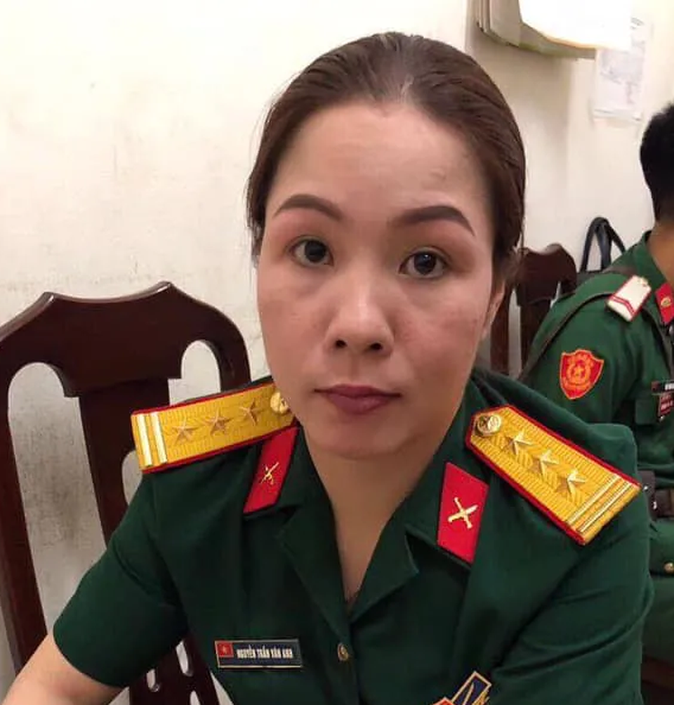 Hà Nội: Bắt nữ quái giả danh Thượng tá quân đội lừa đảo - 2 Hà Nội: Bắt nữ quái giả danh Thượng tá quân đội lừa đảo - 2