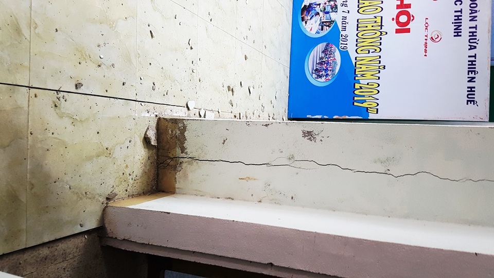 Thành Đoàn Huế kêu cứu vì trụ sở bất ngờ nứt toác, nguy cơ đổ sập! - 8 Thành Đoàn Huế kêu cứu vì trụ sở bất ngờ nứt toác, nguy cơ đổ sập! - 8