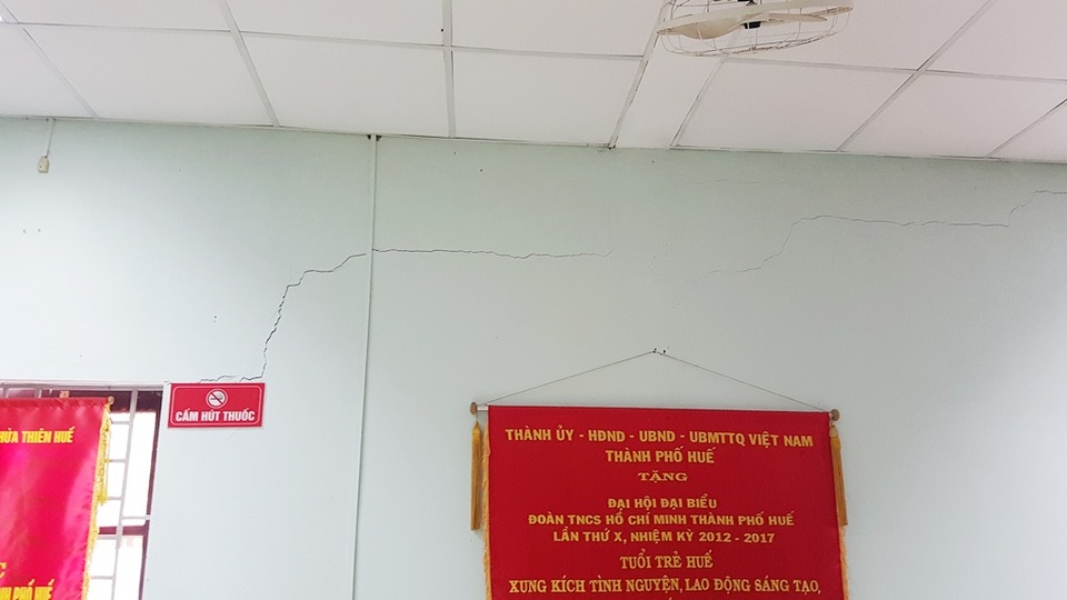 Thành Đoàn Huế kêu cứu vì trụ sở bất ngờ nứt toác, nguy cơ đổ sập! - 5 Thành Đoàn Huế kêu cứu vì trụ sở bất ngờ nứt toác, nguy cơ đổ sập! - 5