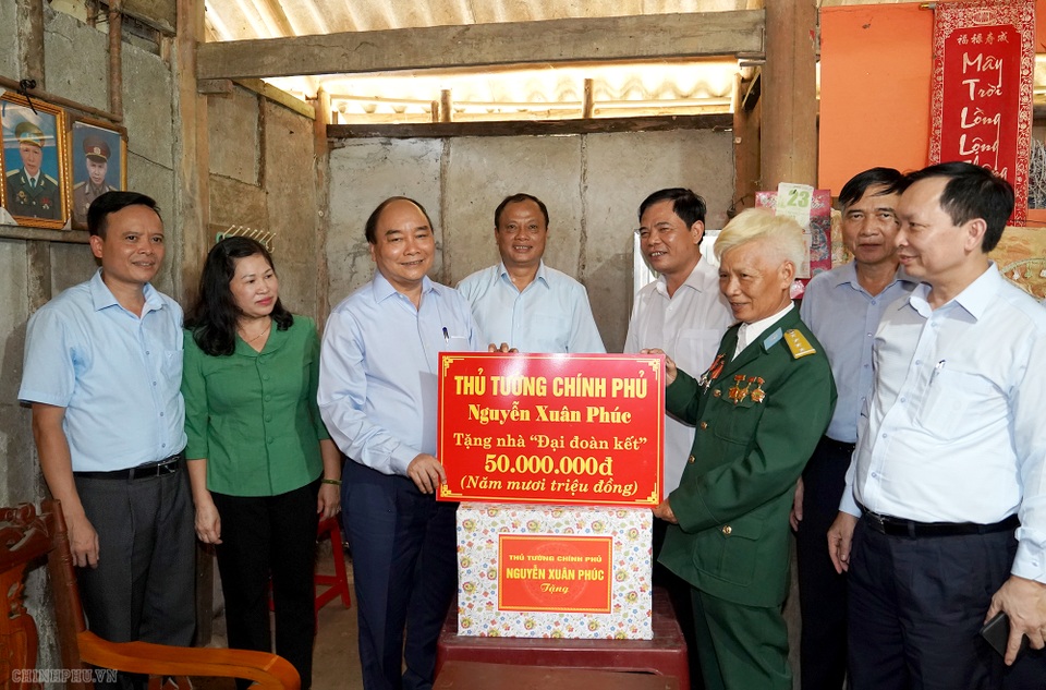 Thủ tướng thăm và làm việc tại Thái Nguyên, Bắc Kạn - 7 Thủ tướng thăm và làm việc tại Thái Nguyên, Bắc Kạn - 7