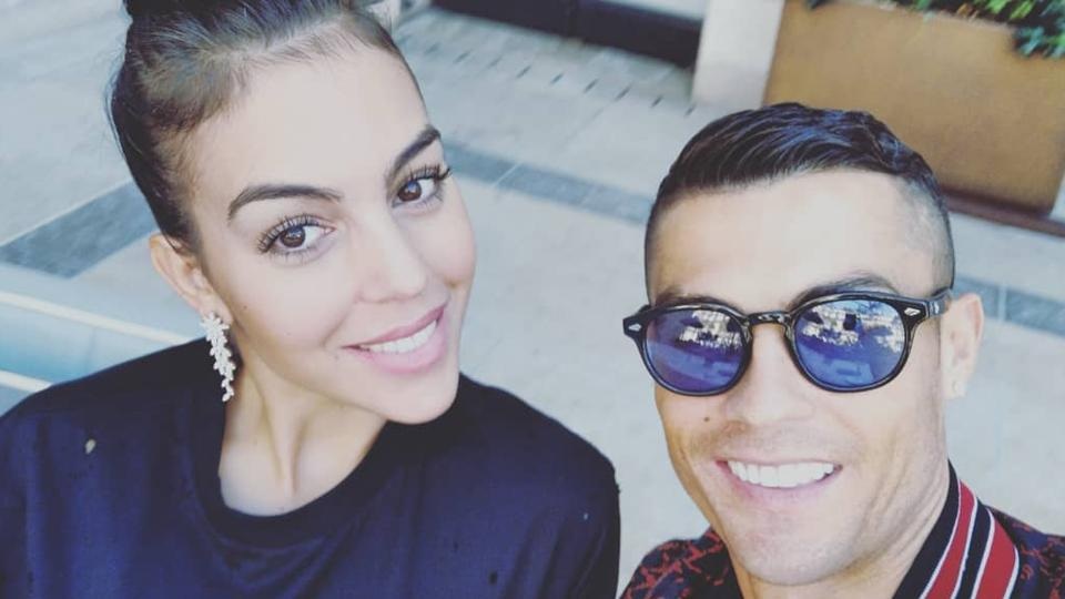 Tôi và Ronaldo yêu nhau từ cái nhìn đầu tiên - 5 Tôi và Ronaldo yêu nhau từ cái nhìn đầu tiên - 5