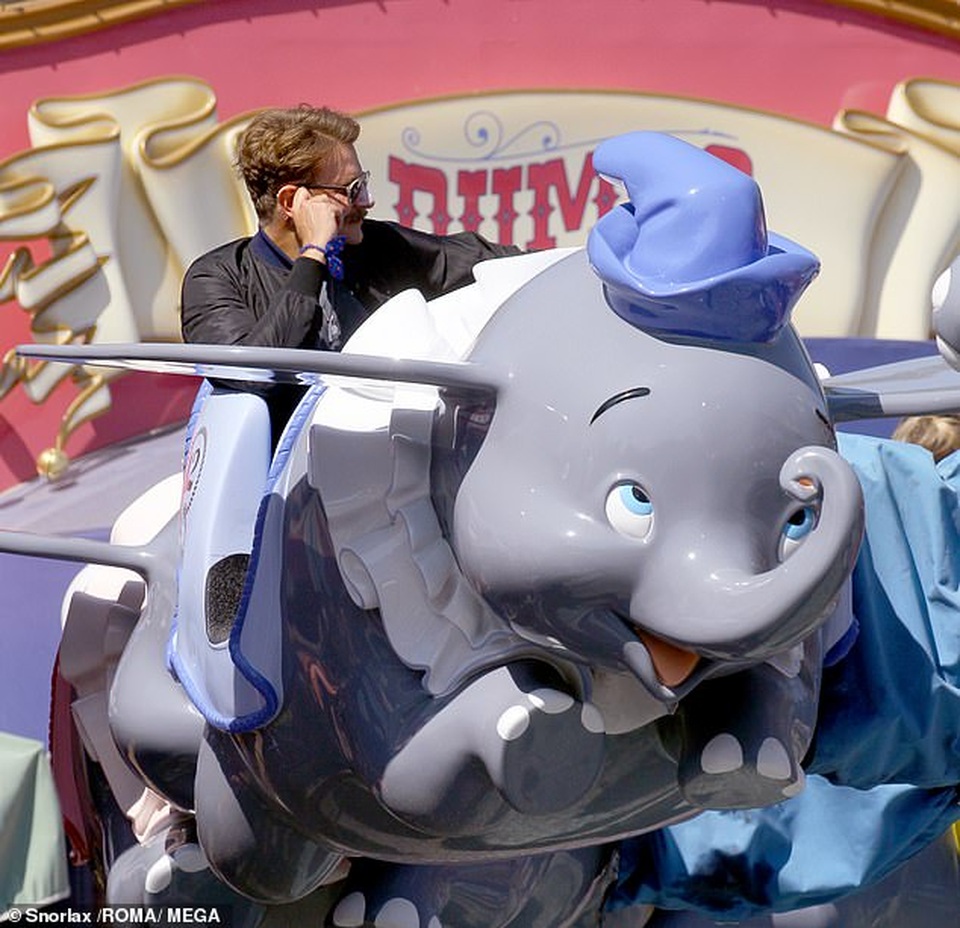 Bradley Cooper đưa con gái nhỏ đi chơi cuối tuần - 3 Bradley Cooper đưa con gái nhỏ đi chơi cuối tuần - 3