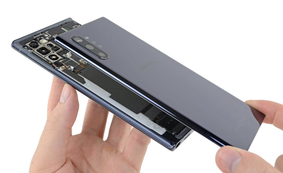 Galaxy Note10+ chơi khó người dùng vì nguy cơ vỡ kính khi tháo mở - 1 Galaxy Note10+ chơi khó người dùng vì nguy cơ vỡ kính khi tháo mở - 1