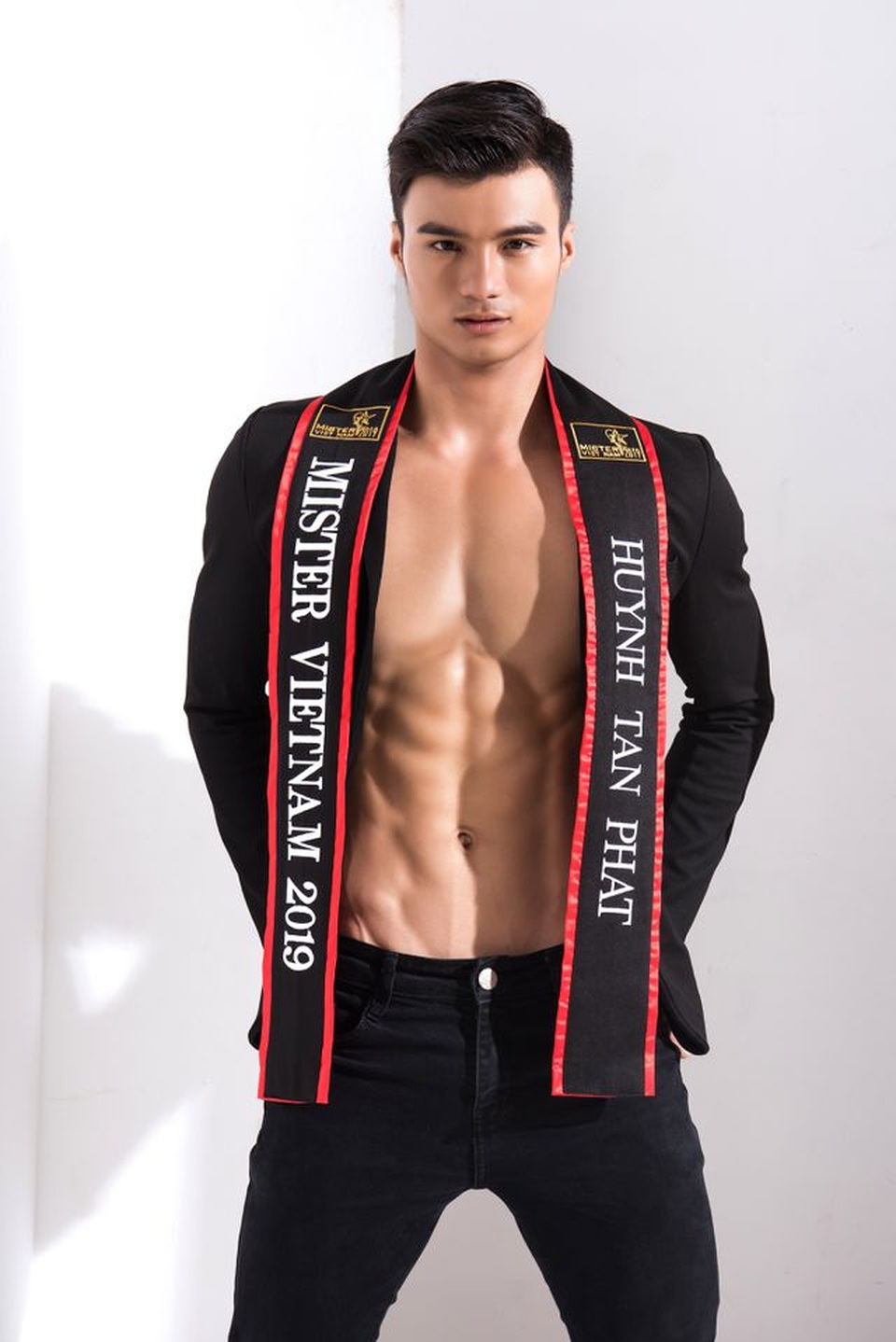 Chuyện người thứ 3, hôn nhân tan vỡ tiếp tục gây “ồn ào” showbiz - 4 Chuyện người thứ 3, hôn nhân tan vỡ tiếp tục gây “ồn ào” showbiz - 4