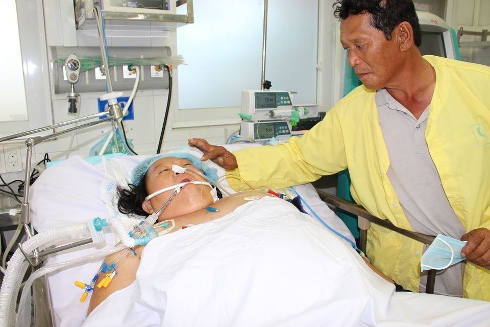 Vợ con anh Tèo nguy kịch sau cuộc vượt cạn ngàn cân treo sợi tóc - 6 Vợ con anh Tèo nguy kịch sau cuộc vượt cạn ngàn cân treo sợi tóc - 6