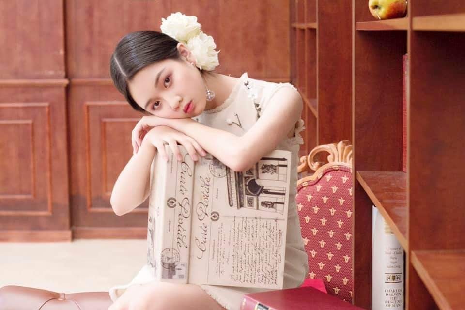 Chỉ 19 giây, thiếu nữ 14 tuổi từng đóng Hoa vàng cỏ xanh đốn tim ngàn fans - 9 Chỉ 19 giây, thiếu nữ 14 tuổi từng đóng Hoa vàng cỏ xanh đốn tim ngàn fans - 9