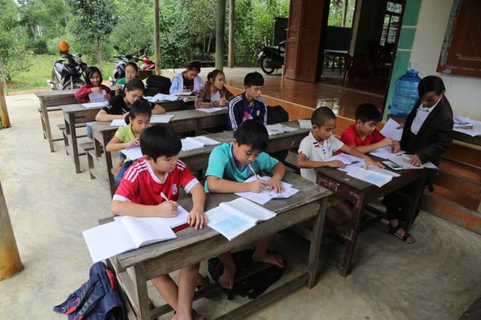 Nghị lực vượt lên số phận của “thầy giáo không bằng cấp” - 3 Nghị lực vượt lên số phận của “thầy giáo không bằng cấp” - 3