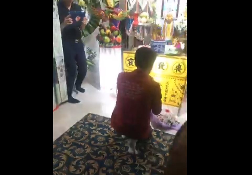 Rơi lệ cảnh chú rể bay từ Nhật Bản về Việt Nam làm “đám cưới” đặc biệt với người vợ đã mất - 3 Rơi lệ cảnh chú rể bay từ Nhật Bản về Việt Nam làm “đám cưới” đặc biệt với người vợ đã mất - 3