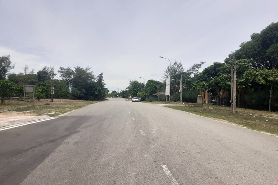 Đất vàng ven biển Hà Tĩnh, kẻ bỏ hoang, người không có cơ hội - 4 Đất vàng ven biển Hà Tĩnh, kẻ bỏ hoang, người không có cơ hội - 4