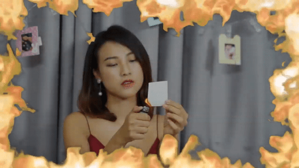 Hoàng Oanh kể chuyện nhiều cô gái đốt trụi ảnh sau chia tay để vượt qua nỗi đau - 1 Hoàng Oanh kể chuyện nhiều cô gái đốt trụi ảnh sau chia tay để vượt qua nỗi đau - 1