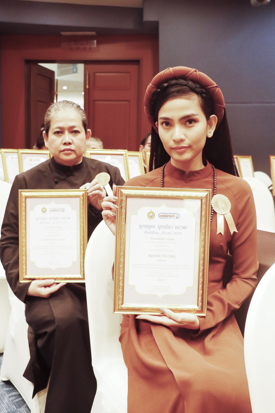 Trương Thị May nhận giải Người con của Đức Phật - 3 Trương Thị May nhận giải Người con của Đức Phật - 3