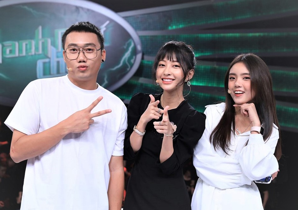 “Nhanh như chớp” chỉnh sửa clip khi khán giả bức xúc vì Trường Giang và Nam Thư sai kiến thức - 2 “Nhanh như chớp” chỉnh sửa clip khi khán giả bức xúc vì Trường Giang và Nam Thư sai kiến thức - 2