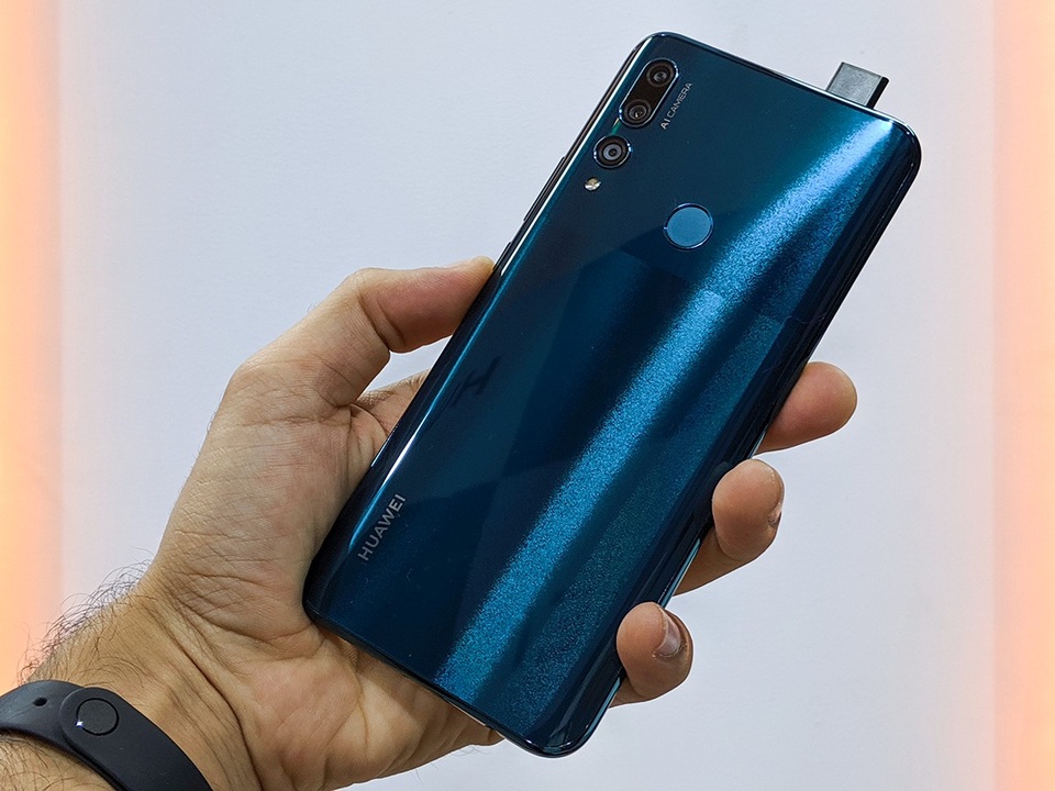 Những mẫu smartphone 3 camera lý tưởng cho người ít tiền - 4 Những mẫu smartphone 3 camera lý tưởng cho người ít tiền - 4