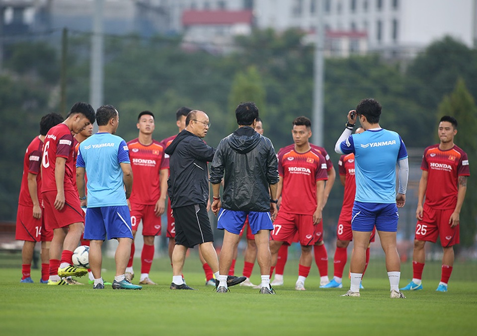 HLV Park Hang Seo nói điều bất ngờ về đồng nghiệp Akira Nishino - 1 HLV Park Hang Seo nói điều bất ngờ về đồng nghiệp Akira Nishino - 1