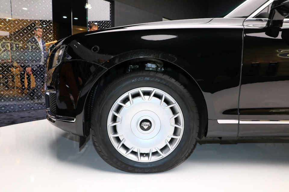 Rolls-Royce của nước Nga chốt giá tương đương hơn 6 tỉ đồng - 14 Rolls-Royce của nước Nga chốt giá tương đương hơn 6 tỉ đồng - 14