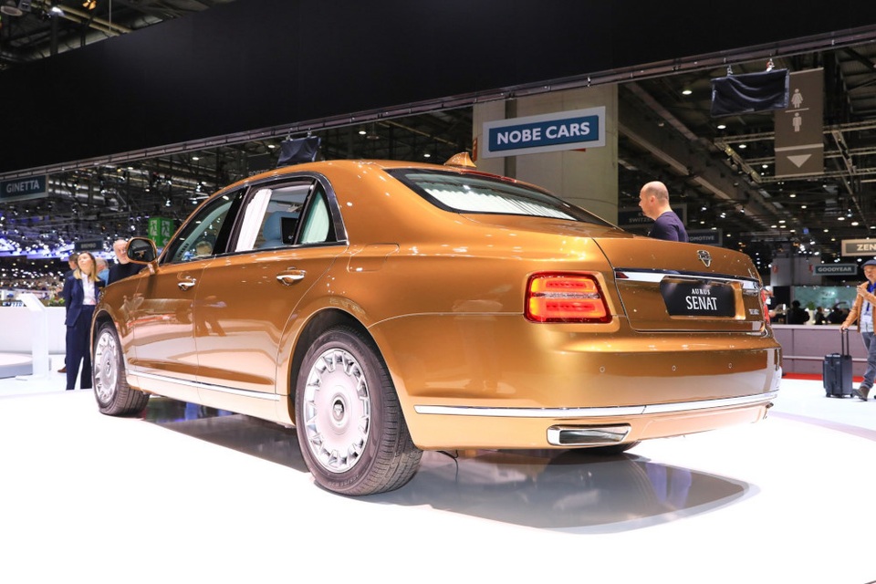 Rolls-Royce của nước Nga chốt giá tương đương hơn 6 tỉ đồng - 5 Rolls-Royce của nước Nga chốt giá tương đương hơn 6 tỉ đồng - 5