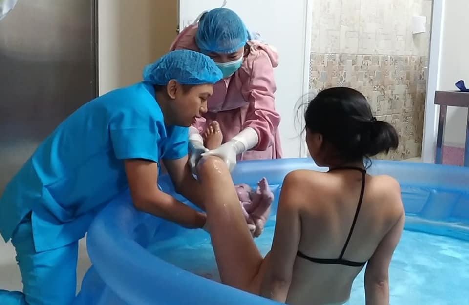 Mẹ Việt tại Philippines kể về hành trình sinh con dưới nước đầy xúc động - 3 Mẹ Việt tại Philippines kể về hành trình sinh con dưới nước đầy xúc động - 3
